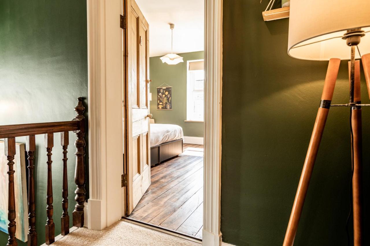 The Old Vicarage Bed and Breakfast Moylgrove Εξωτερικό φωτογραφία