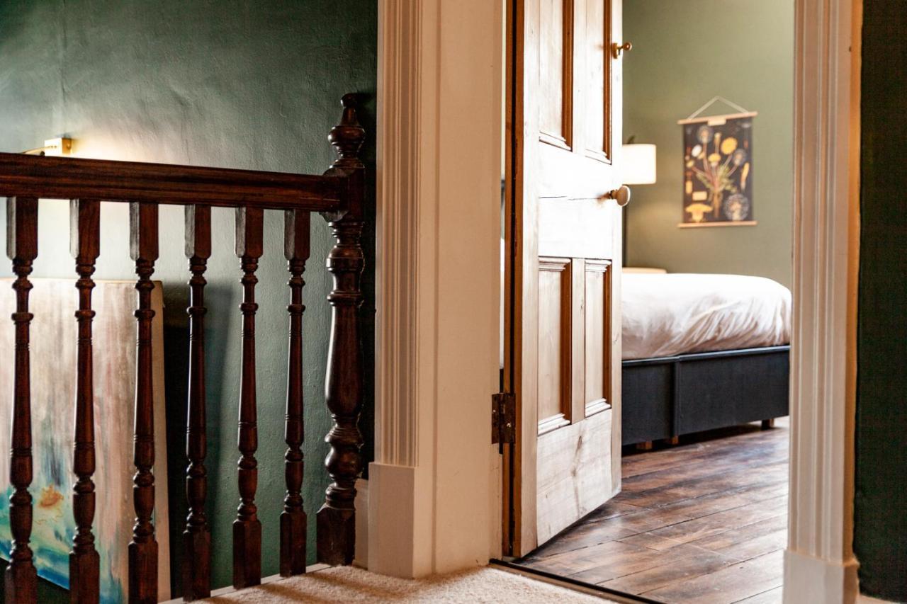The Old Vicarage Bed and Breakfast Moylgrove Εξωτερικό φωτογραφία